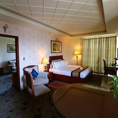 Royale De Casa Otel Guwahati Dış mekan fotoğraf