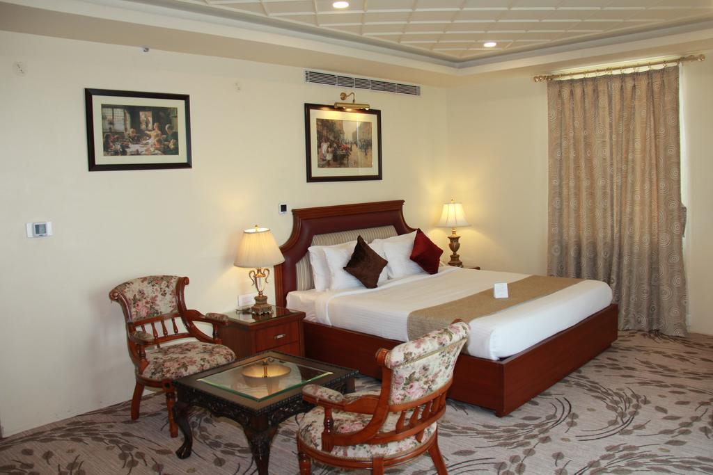 Royale De Casa Otel Guwahati Dış mekan fotoğraf